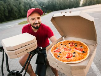 Cum să găsești o pizzerie locală cu livrare rapidă