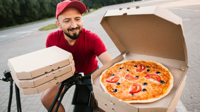 Cum să găsești o pizzerie locală cu livrare rapidă