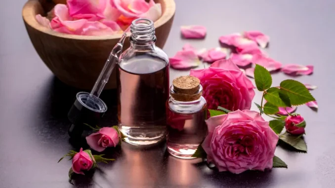 Uleiul de trandafiri – elixirul natural pentru un ten luminos, tânăr și sănătos Uleiul de trandafiri – elixirul natural pentru un ten luminos, tânăr și sănătos