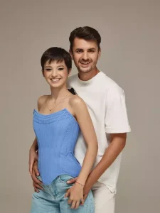 Vlad Udrescu, premiat la Gala UNITER 2025 pentru rolul Hamlet: „Pe scenă mă simt cu adevărat liber și împlinit”