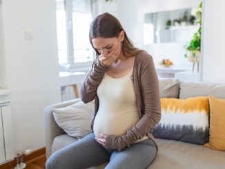 Grețurile matinale în sarcină: De ce apar, cum le reduci și când e cazul să ceri ajutor medical