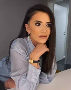 Mara Bănică se întoarce pe Antena Stars cu un nou format incendiar: “Spynews TV Special”