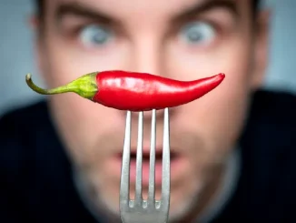 De ce mâncarea picantă ne face să transpirăm: mecanismele din spatele senzaţiei de căldură