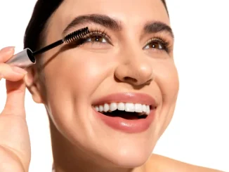 Renunţă la rimelul comercial: cum să îţi faci unul acasă, mai sigur pentru gene şi ochi