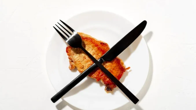 Ce se întâmplă în corp când sari peste o masă — riscurile ascunse ale unui obicei aparent inofensiv