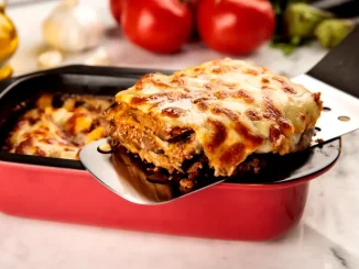 Musaca de post cu cartofi și ciuperci — gustoasă, simplă și rapidă