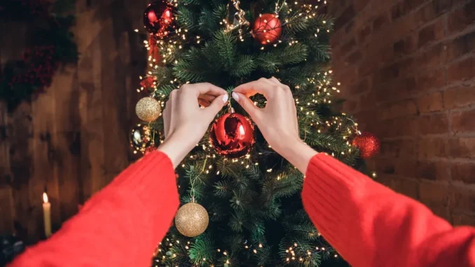 Ornamentele de Crăciun care, spun tradițiile, aduc noroc: unele pentru bani, altele pentru iubire