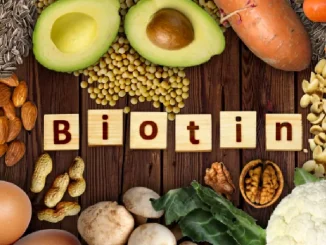 Biotina vs. colagen: ce ajută cu adevărat părul și ce promisiuni sunt exagerate de industria beauty