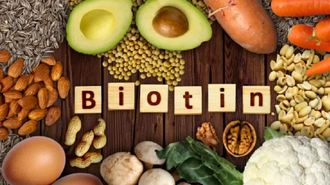 Biotina vs. colagen: ce ajută cu adevărat părul și ce promisiuni sunt exagerate de industria beauty