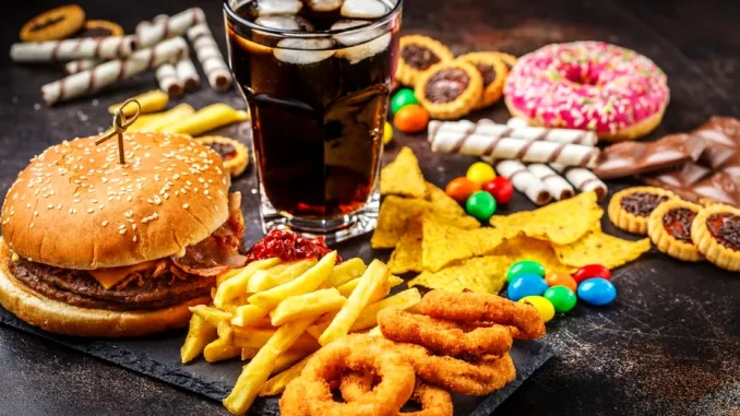 Ce alimente pot afecta ficatul dacă le consumi prea des. Cinci categorii la care merită să fii atent